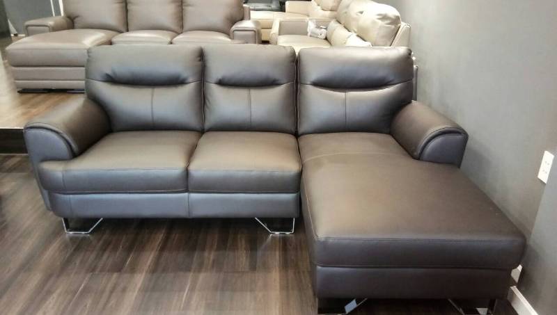 Cách chọn ghế sofa kiểu dáng phù hợp cho phòng khách nhà bạn